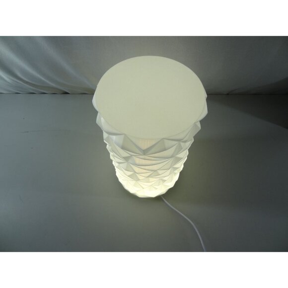 Geometric 3D Textured White Ceramic Table Lamp With Soft Glow Lighting - Picture 6 of 13